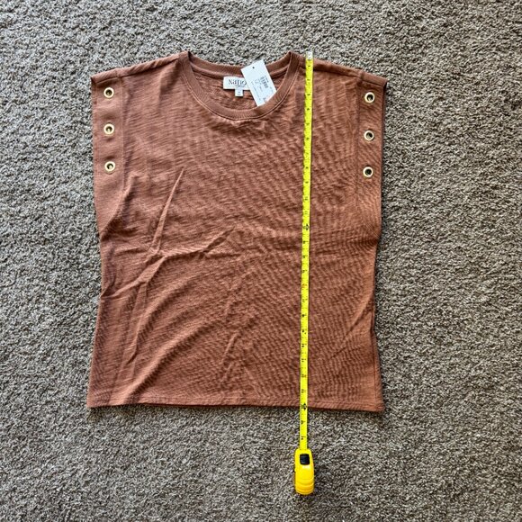 NWT Nation LTD 100% Cotton Sleeveless Muscle T-Shirt Gold Grommets Size Medium - Picture 5 of 6